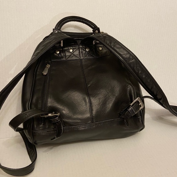 Le Donne Black Zip Zip Multi Compartment Genuine Leather Backpack. - Picture 4 of 12